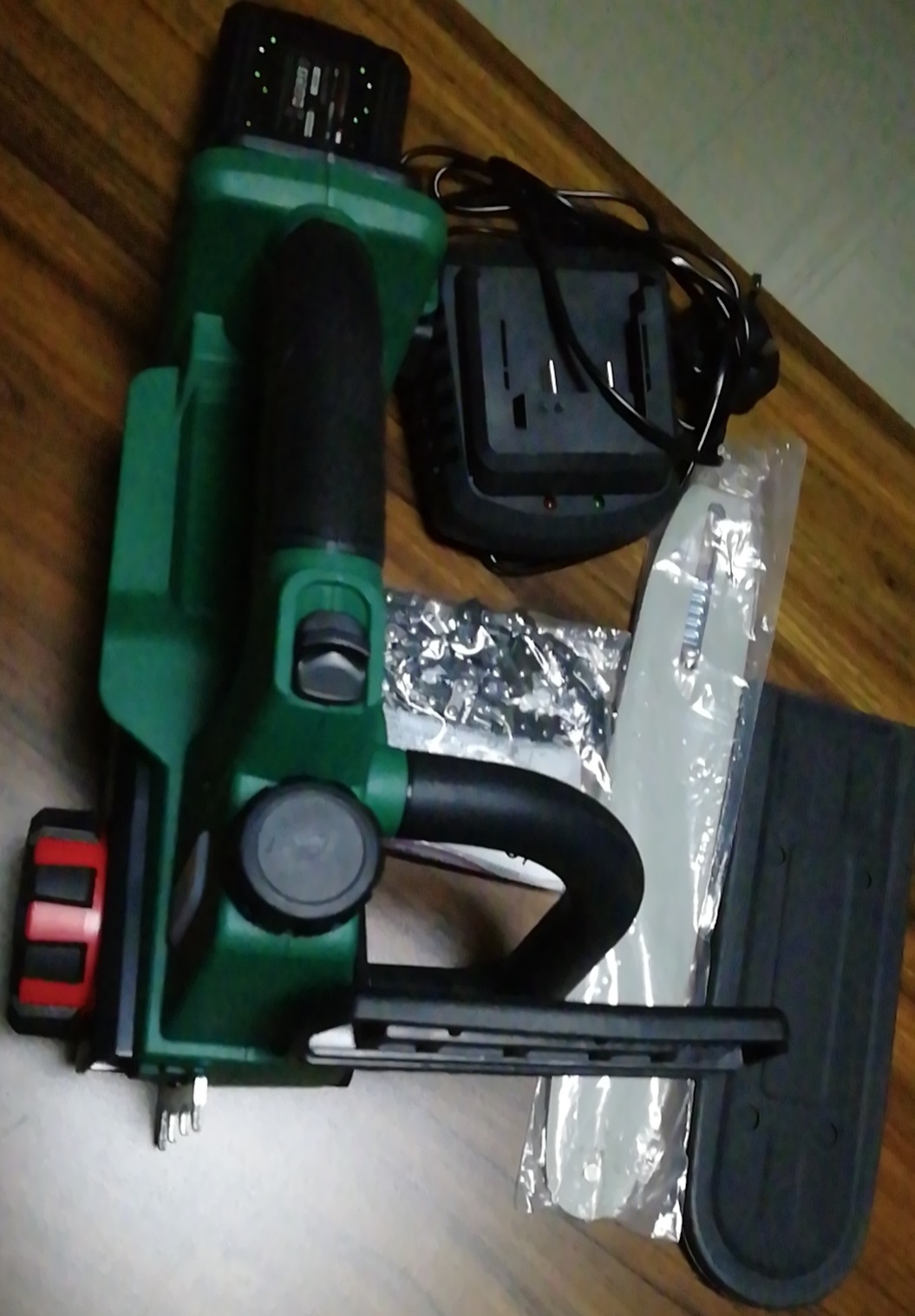 2020 New Brushless Lithium-Ion Battery Cordless Chain Saw-One Hand Operation