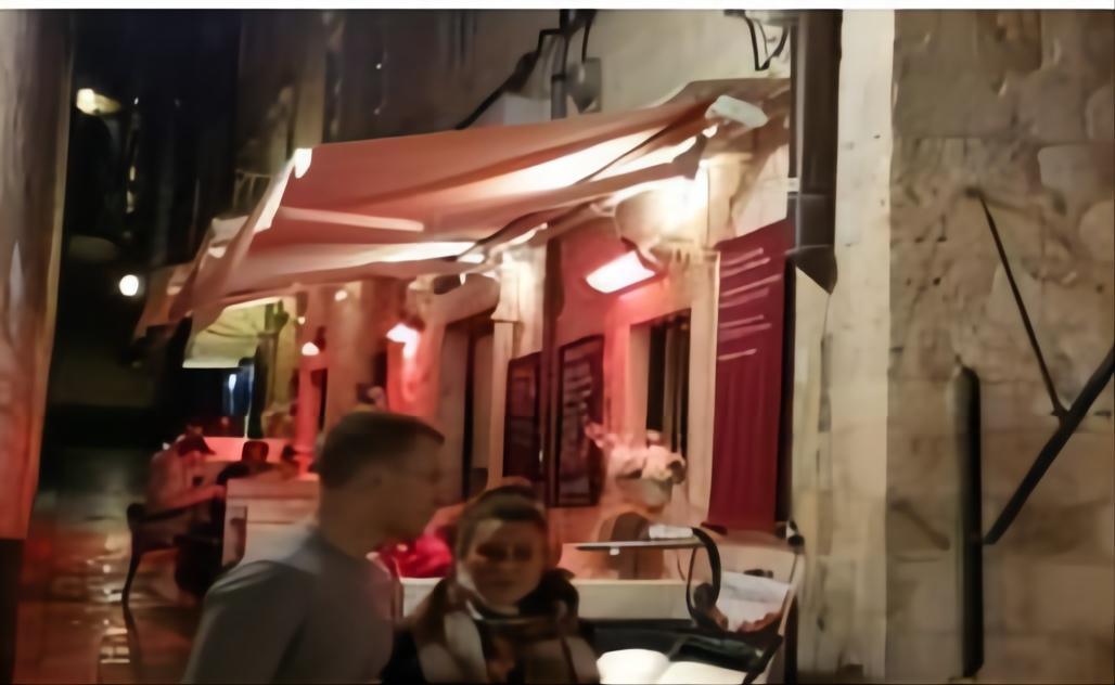 Popular Outdoor-Winter Warmer-Appliaces for-Patio/Garden/Resturants/Bars/Coffee Shops-Self Protections-Electric Heaters